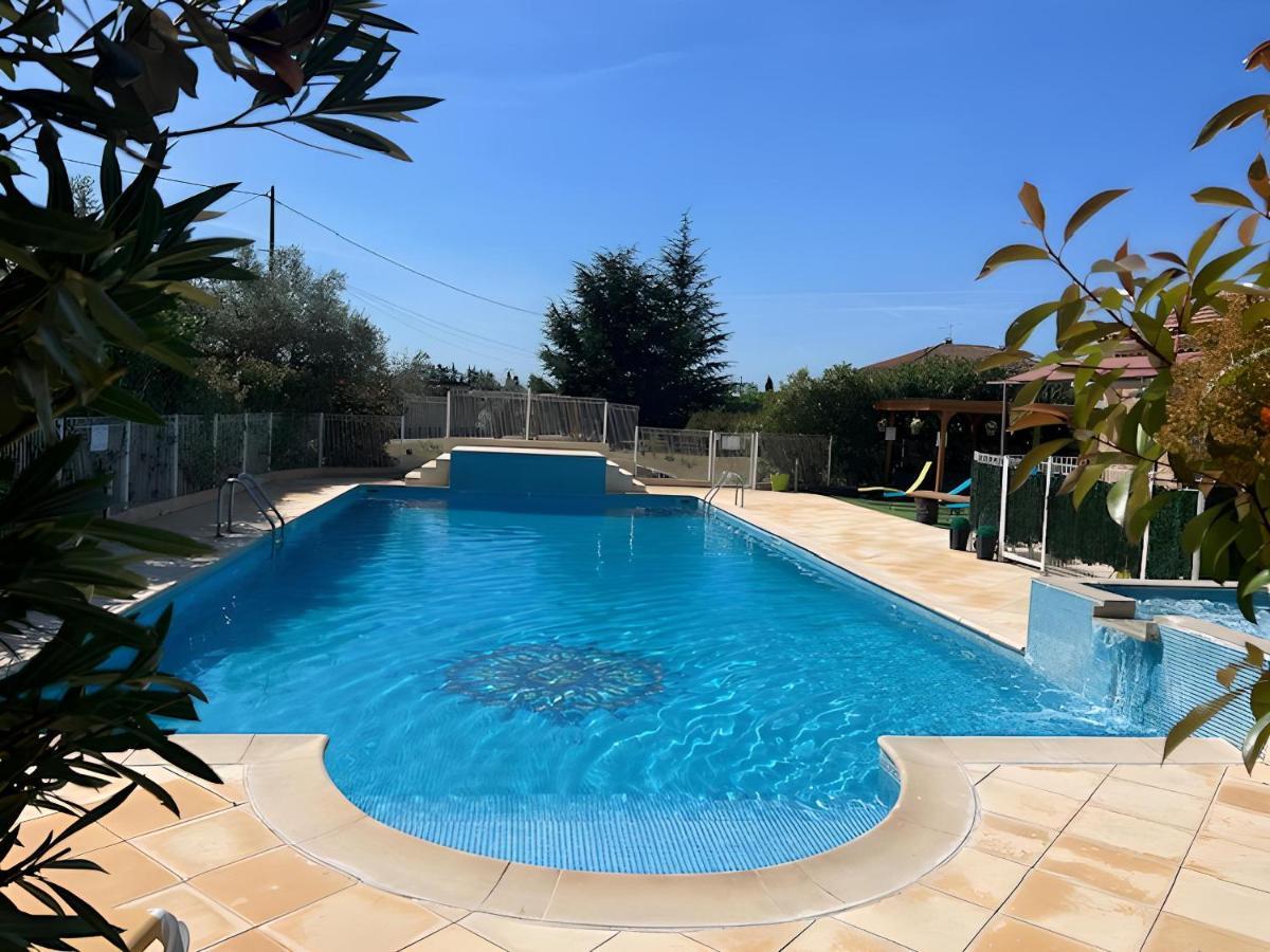 Gite Les Feuilles De Chene Villa Карпентра Екстериор снимка
