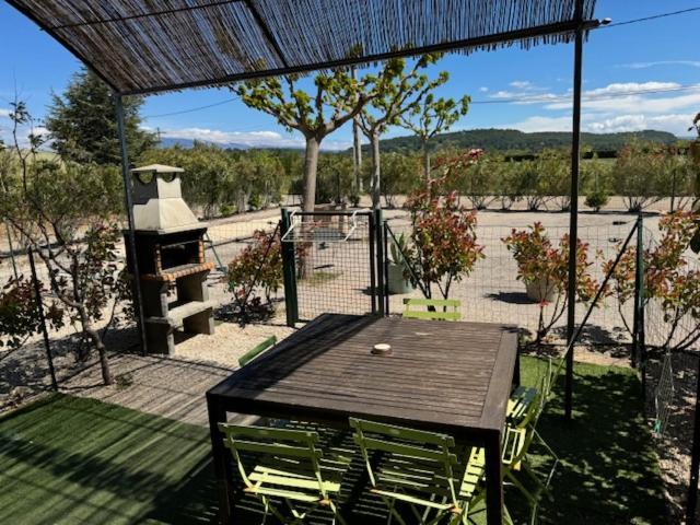 Gite Les Feuilles De Chene Villa Карпентра Екстериор снимка