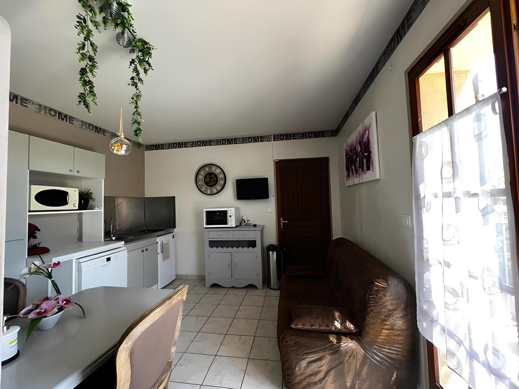 Gite Les Feuilles De Chene Villa Карпентра Екстериор снимка