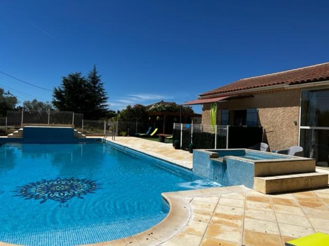 Gite Les Feuilles De Chene Villa Карпентра Екстериор снимка