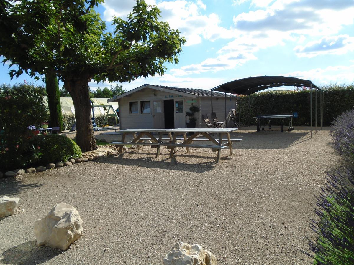 Gite Les Feuilles De Chene Villa Карпентра Екстериор снимка