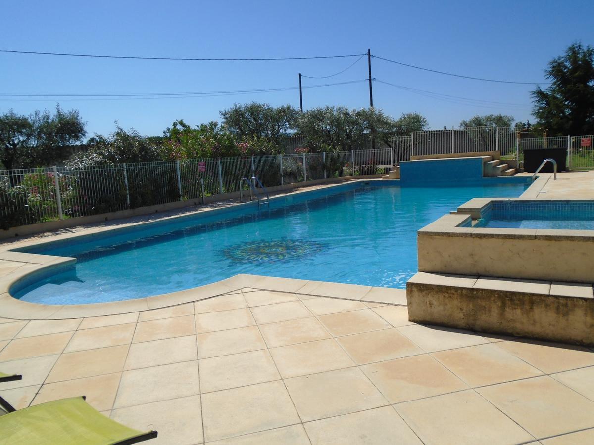Gite Les Feuilles De Chene Villa Карпентра Екстериор снимка