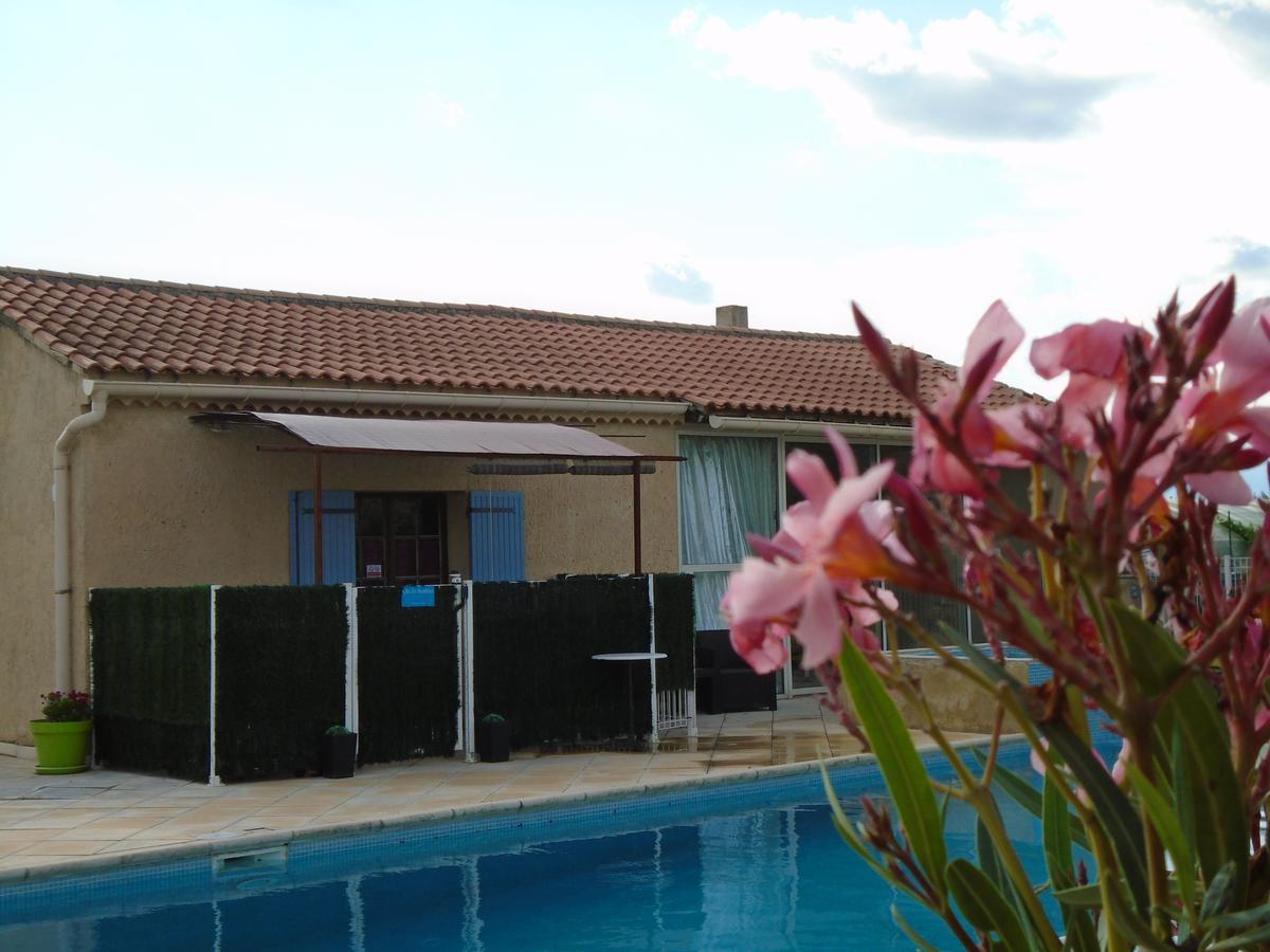 Gite Les Feuilles De Chene Villa Карпентра Екстериор снимка