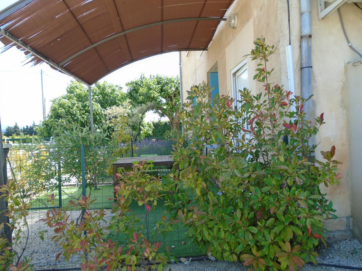 Gite Les Feuilles De Chene Villa Карпентра Екстериор снимка